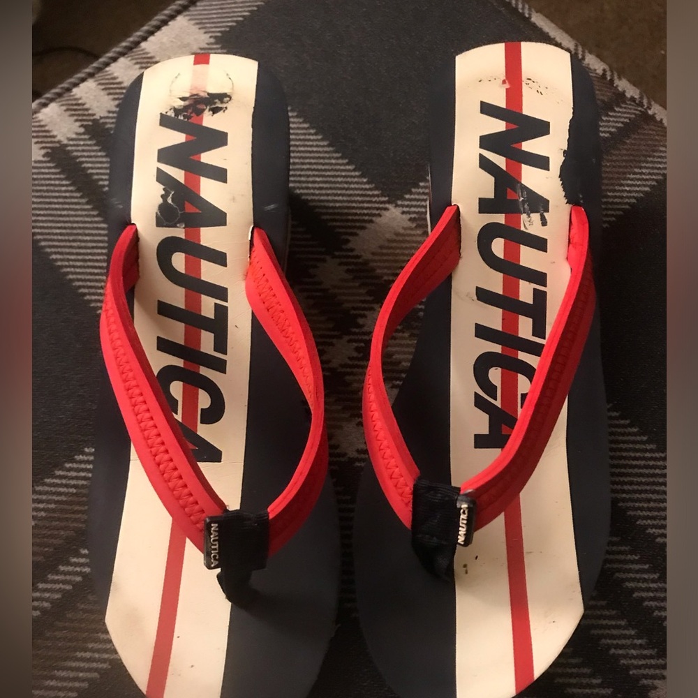 Nautica Red & Navy Flip Flops size 9
